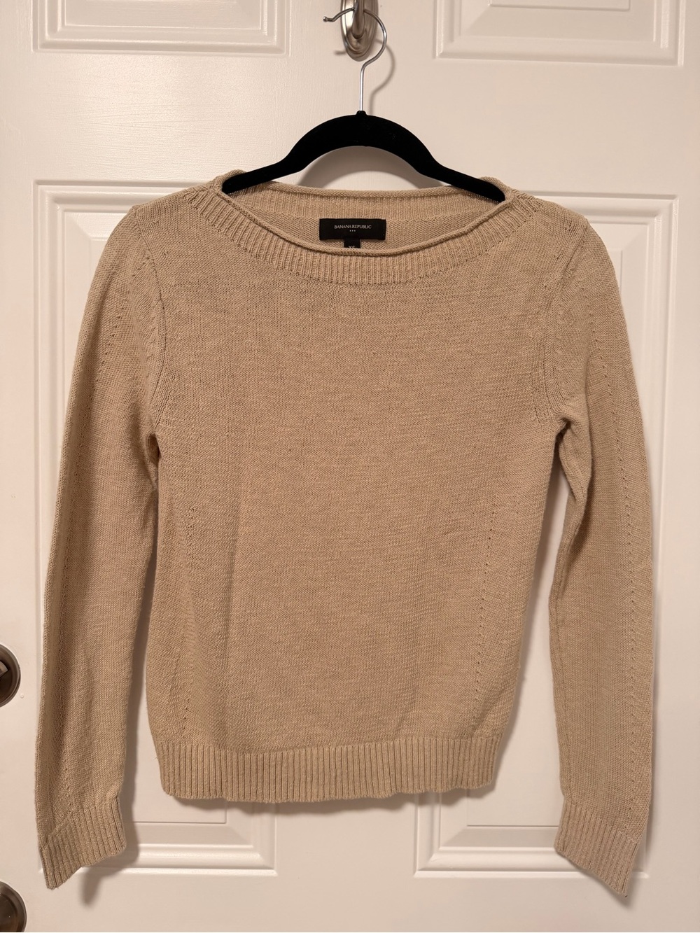 Banana Republic Beige Crewneck Lightweight Sweater - Classic Knit